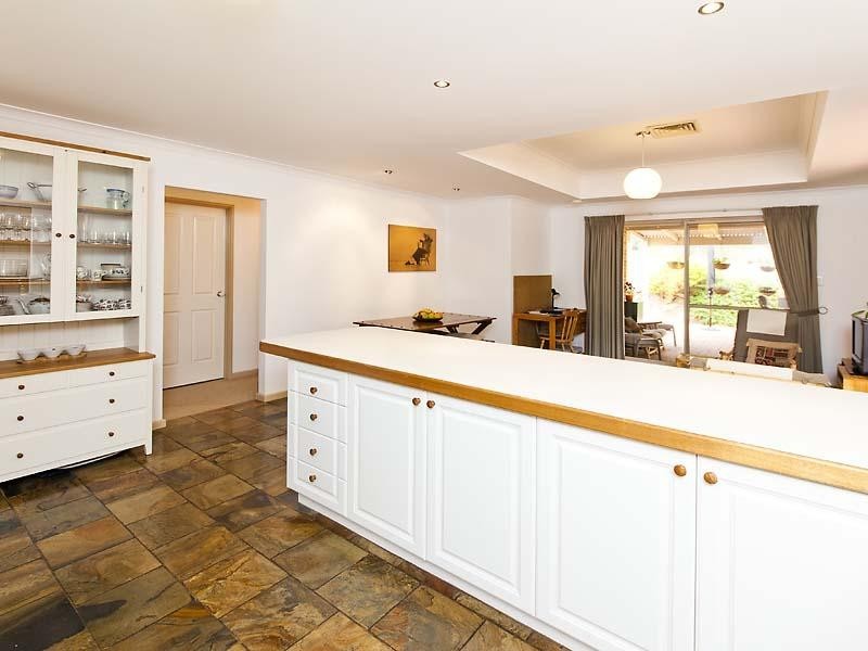 24 Cecil Street, Glen Forrest WA 6071