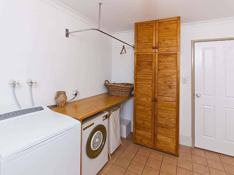 24 Cecil Street, Glen Forrest WA 6071