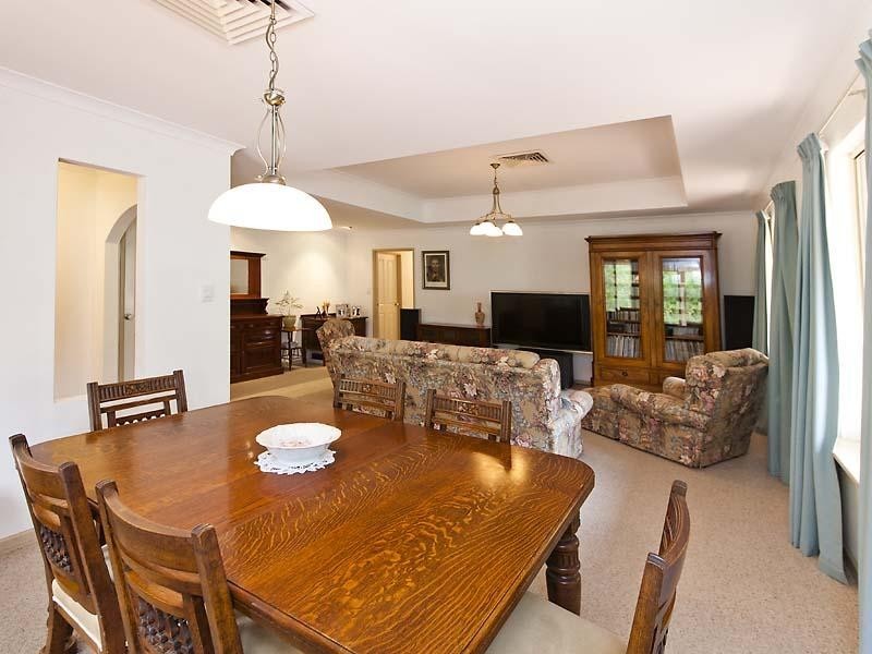 24 Cecil Street, Glen Forrest WA 6071