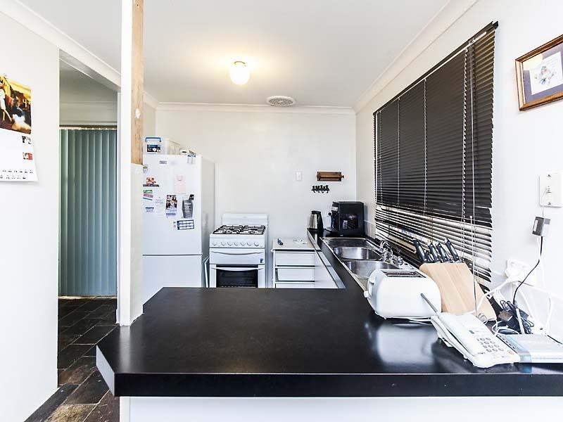 49 Reynolds Close, Swan View WA 6056