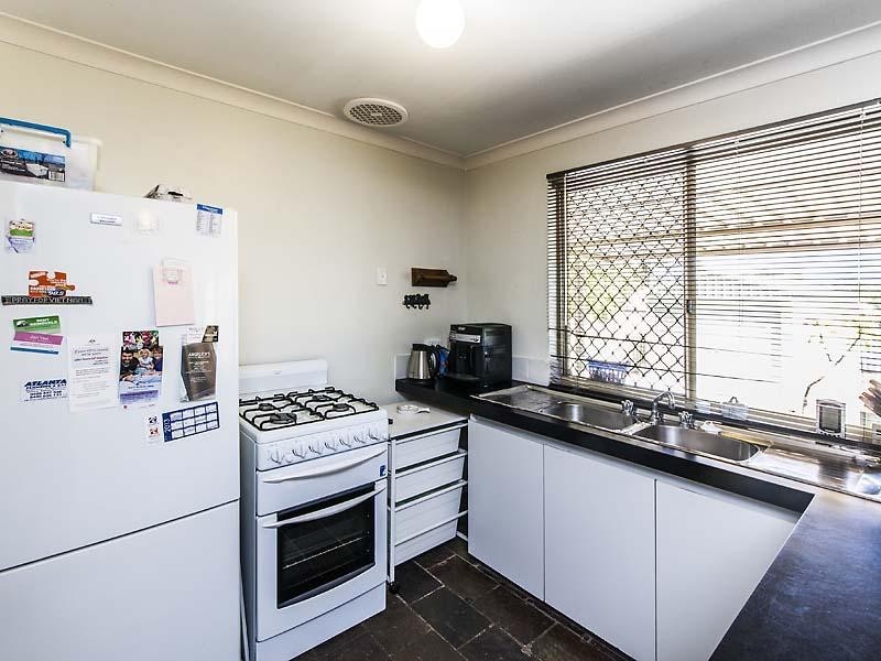 49 Reynolds Close, Swan View WA 6056