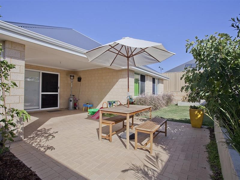 5 Parkfarm Drive, South Guildford WA 6055