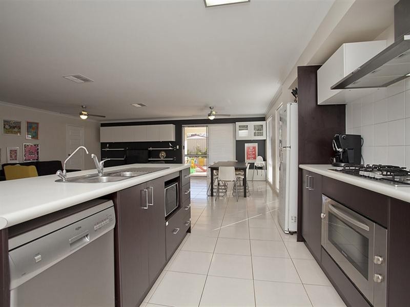 5 Parkfarm Drive, South Guildford WA 6055