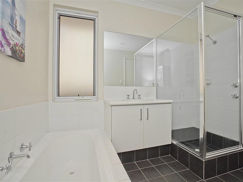 5 Parkfarm Drive, South Guildford WA 6055