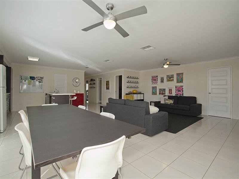 5 Parkfarm Drive, South Guildford WA 6055