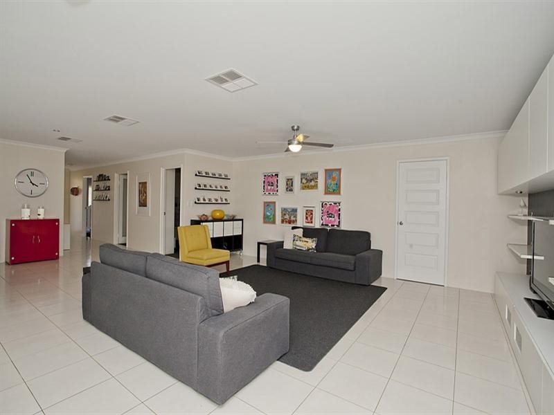 5 Parkfarm Drive, South Guildford WA 6055