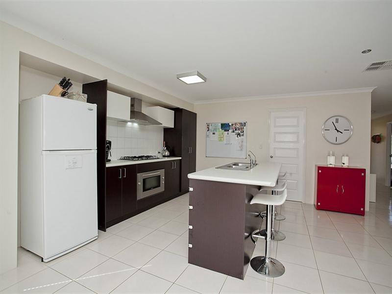 5 Parkfarm Drive, South Guildford WA 6055