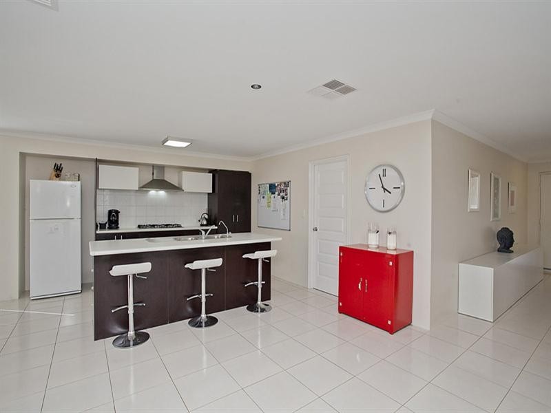 5 Parkfarm Drive, South Guildford WA 6055