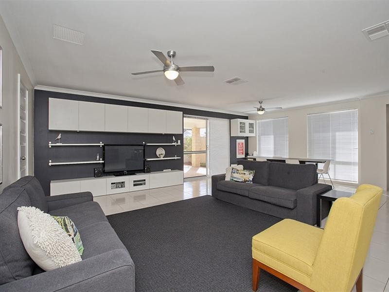 5 Parkfarm Drive, South Guildford WA 6055