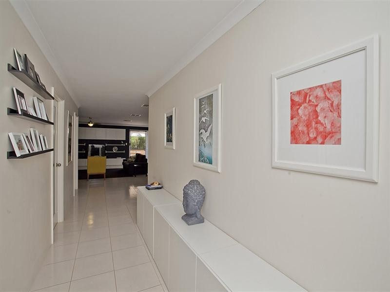 5 Parkfarm Drive, South Guildford WA 6055