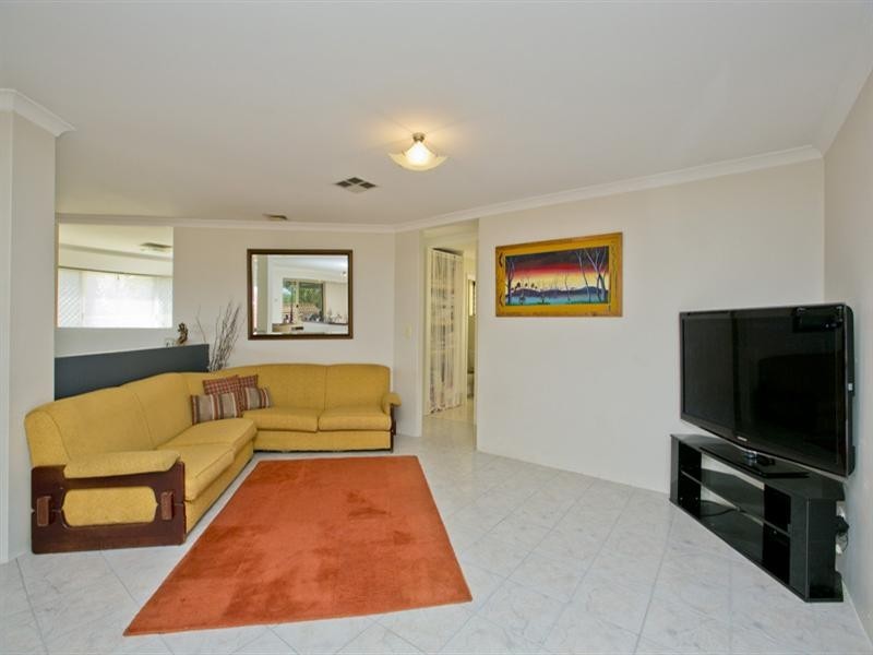 85 Stapleford Place, Swan View WA 6056