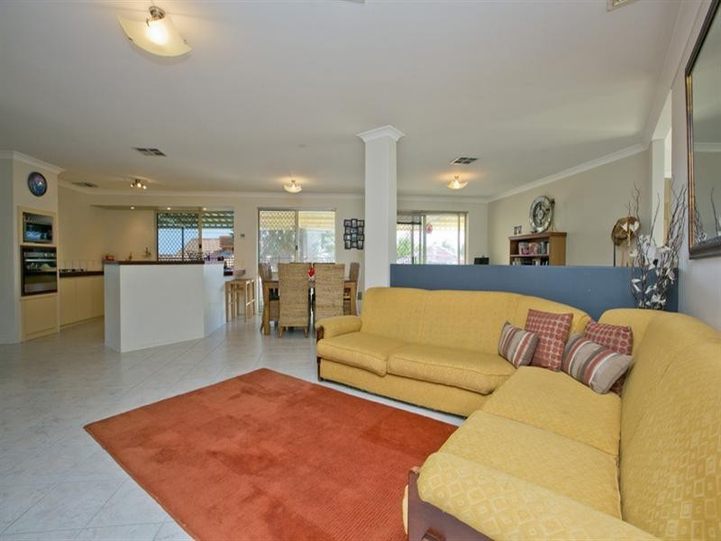 85 Stapleford Place, Swan View WA 6056