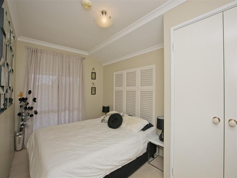 85 Stapleford Place, Swan View WA 6056