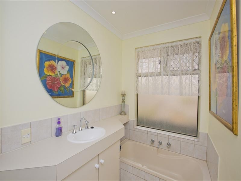 85 Stapleford Place, Swan View WA 6056