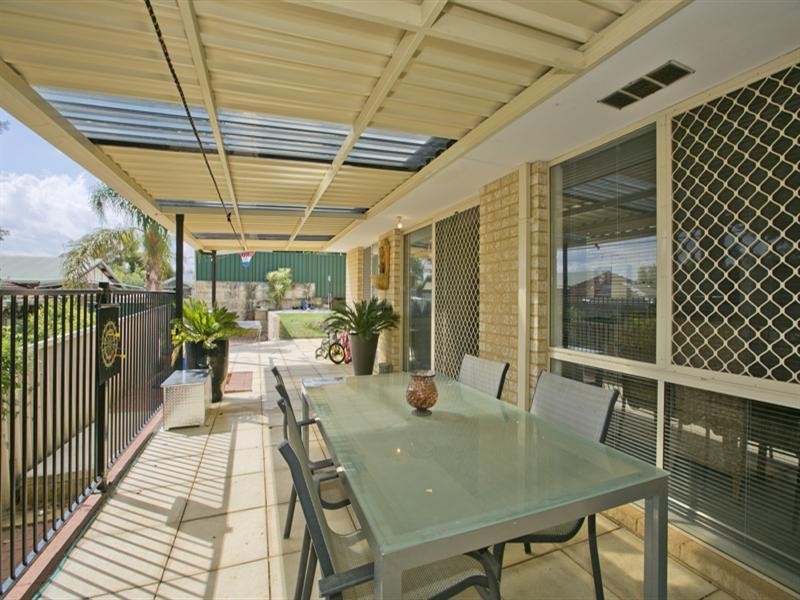 85 Stapleford Place, Swan View WA 6056