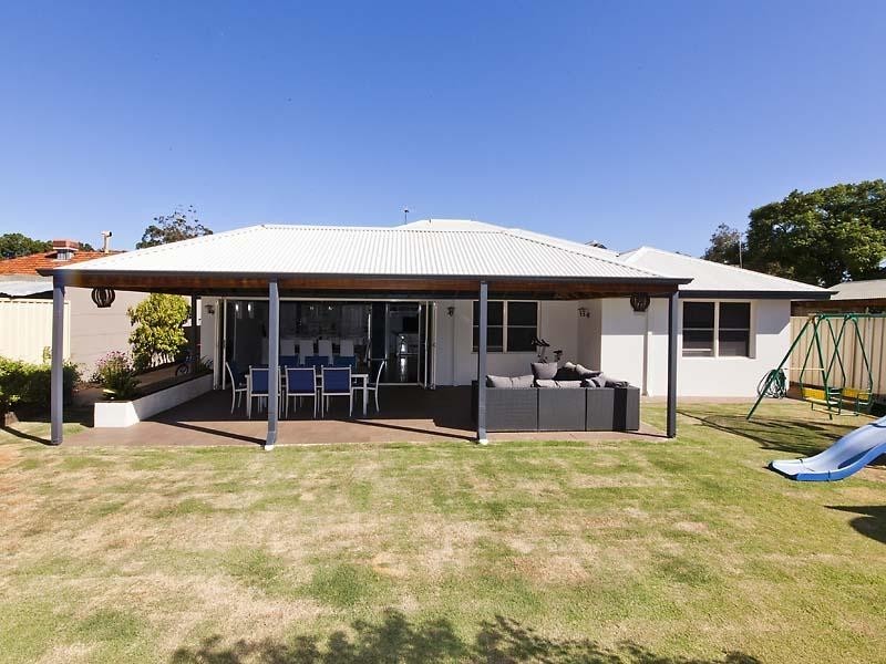 128 Riverview Avenue, South Guildford WA 6055