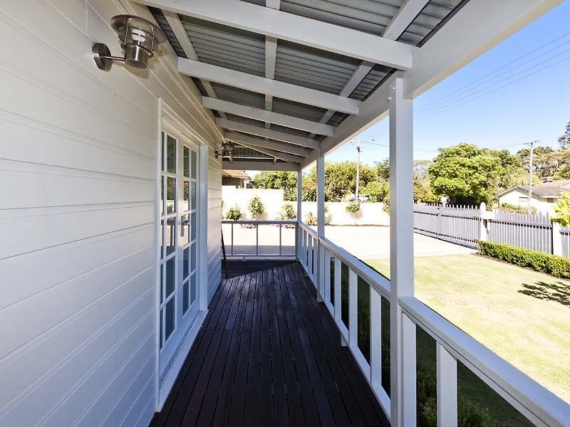 128 Riverview Avenue, South Guildford WA 6055