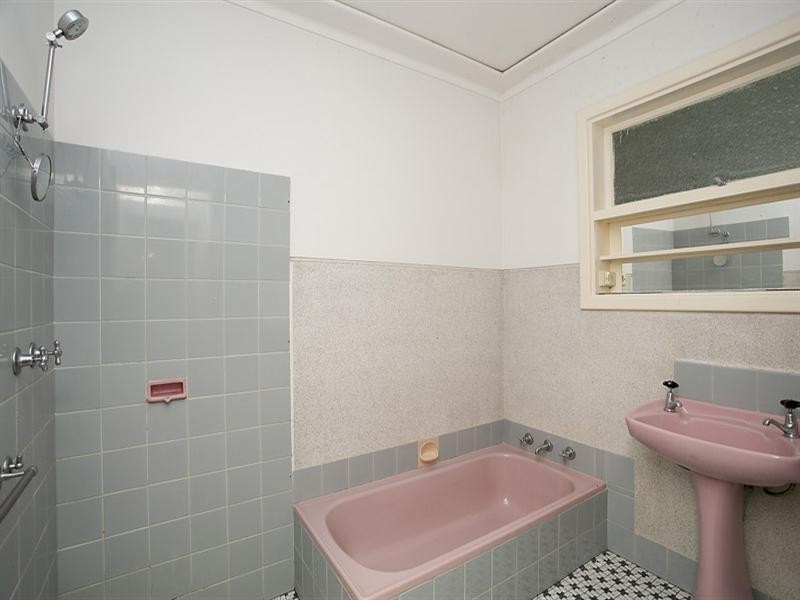 16 Hanlon Street, Hamilton Hill WA 6163