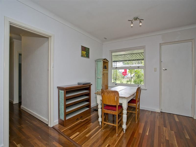 16 Hanlon Street, Hamilton Hill WA 6163