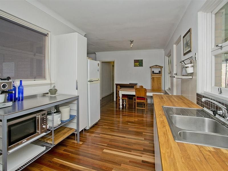 16 Hanlon Street, Hamilton Hill WA 6163