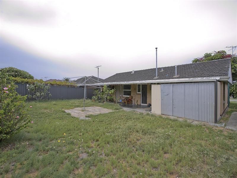 16 Hanlon Street, Hamilton Hill WA 6163