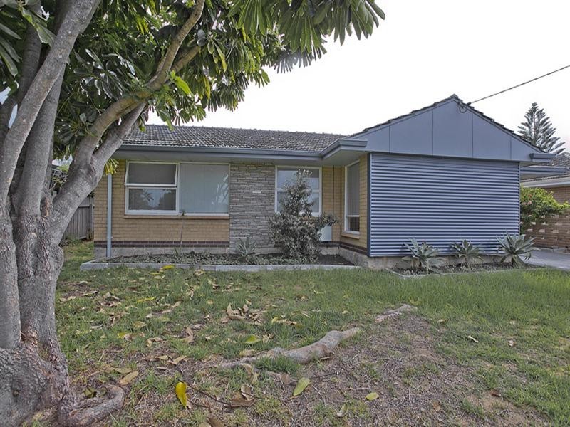 16 Hanlon Street, Hamilton Hill WA 6163