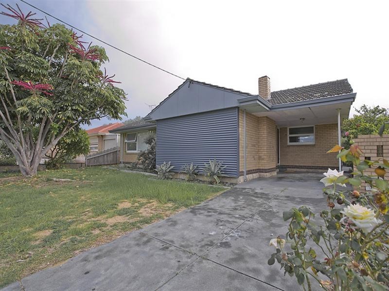 16 Hanlon Street, Hamilton Hill WA 6163
