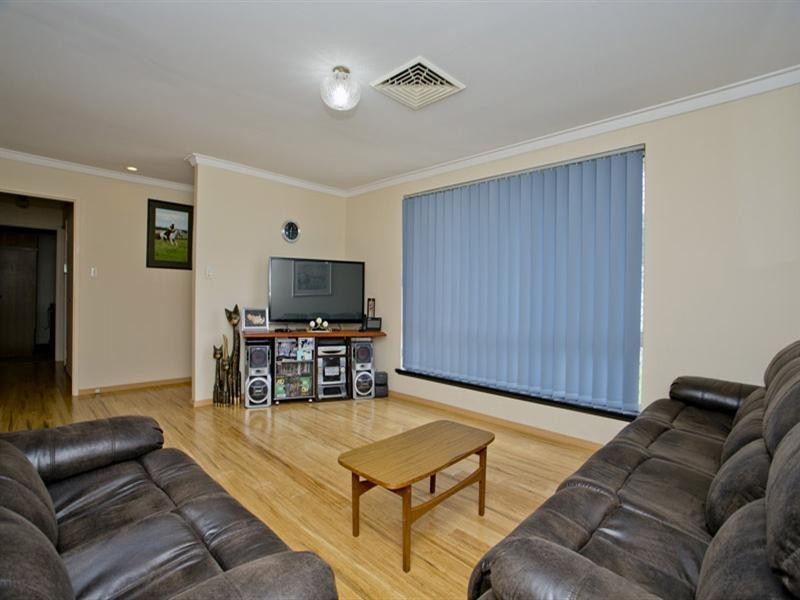 20 Christina Street, Hazelmere WA 6055