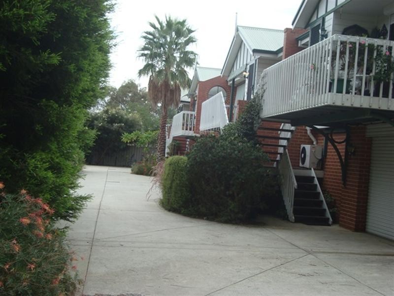 2/30 Montreal Road, Woodbridge WA 6056