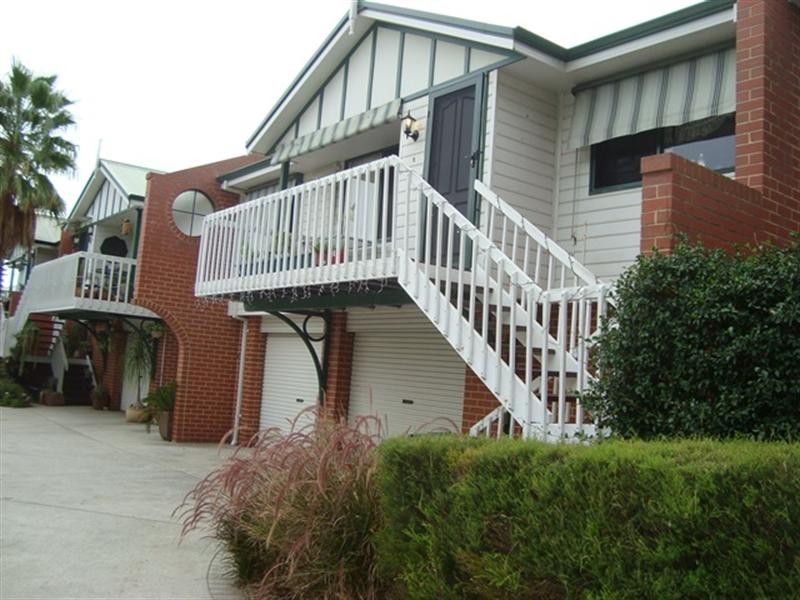 2/30 Montreal Road, Woodbridge WA 6056