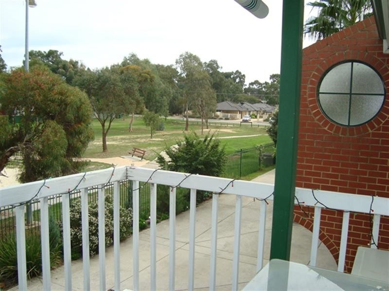 2/30 Montreal Road, Woodbridge WA 6056