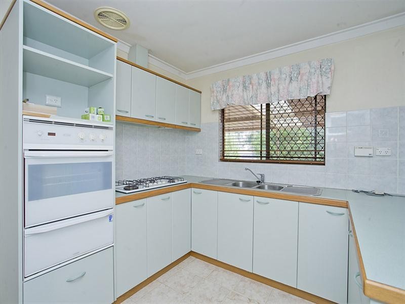 220a Blackadder Road, Swan View WA 6056
