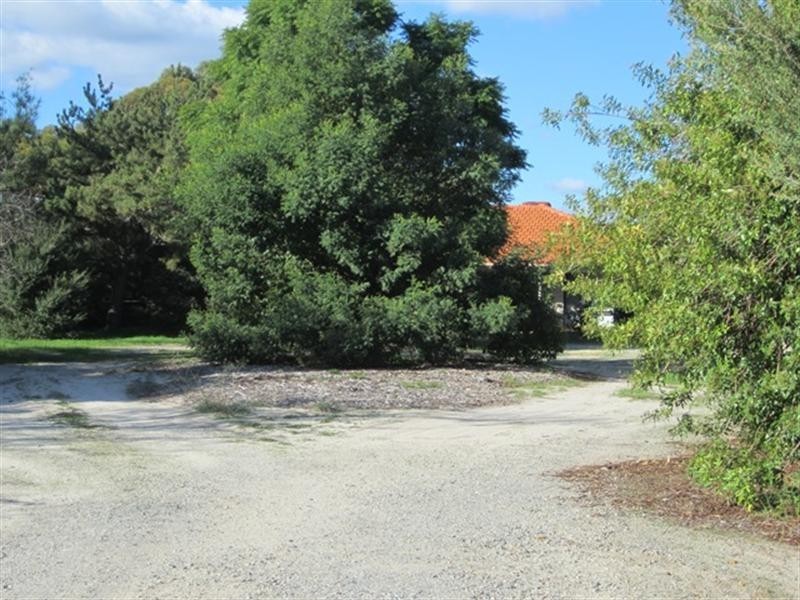 60 Gugeri Road, Middle Swan WA 6056