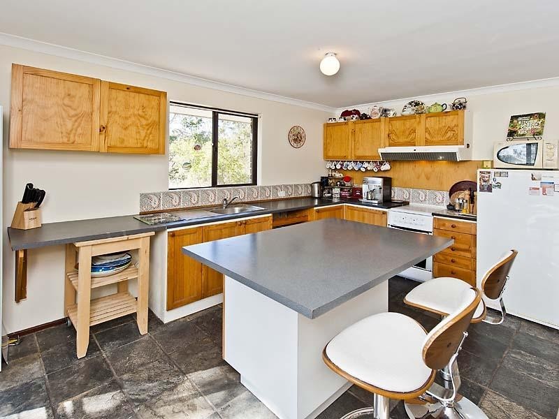 2 Sunset Hill Road, Swan View WA 6056