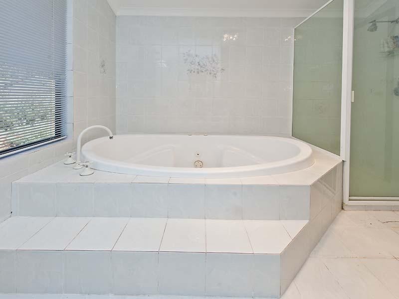 2 Sunset Hill Road, Swan View WA 6056