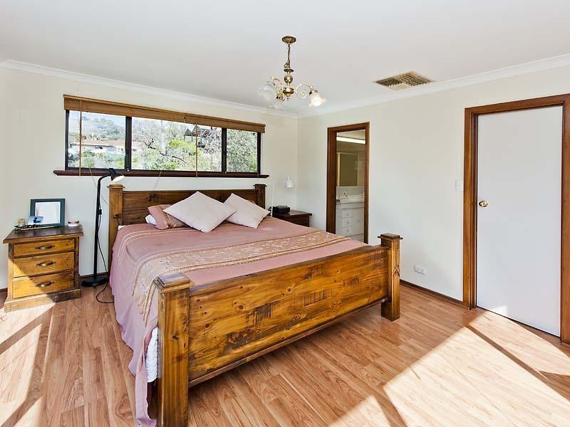 2 Sunset Hill Road, Swan View WA 6056