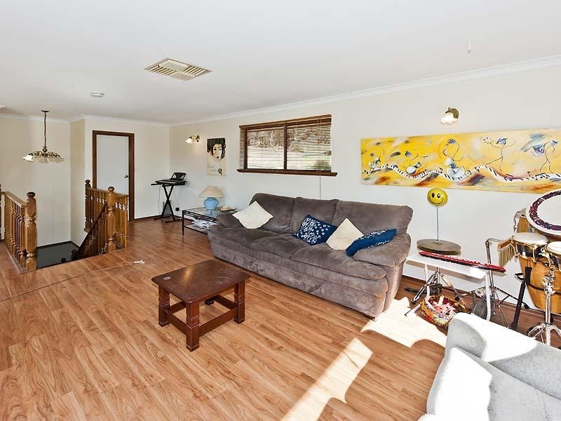 2 Sunset Hill Road, Swan View WA 6056