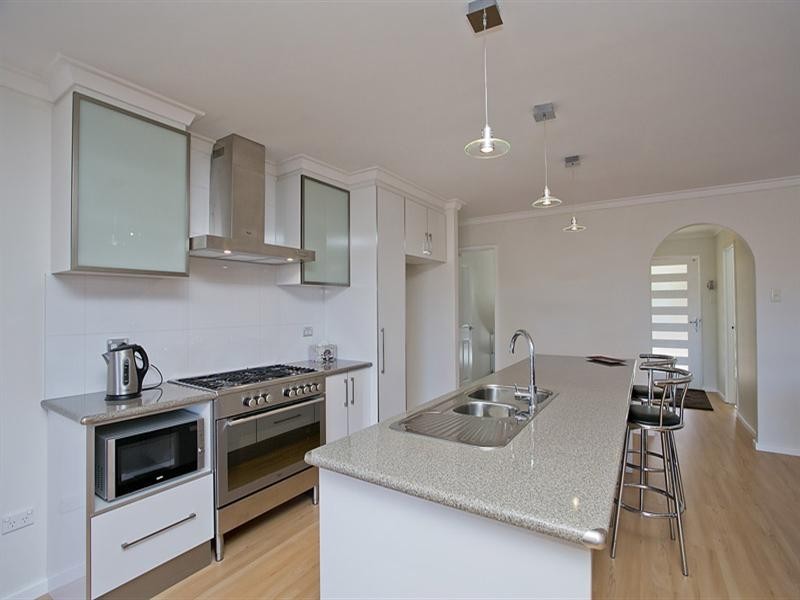 8 Gumnut Close, Swan View WA 6056