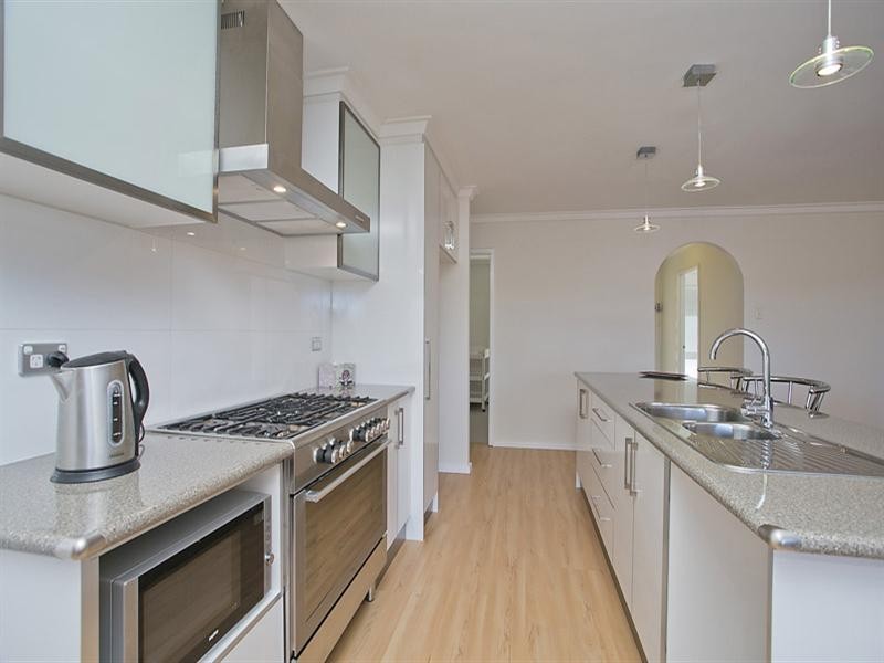 8 Gumnut Close, Swan View WA 6056