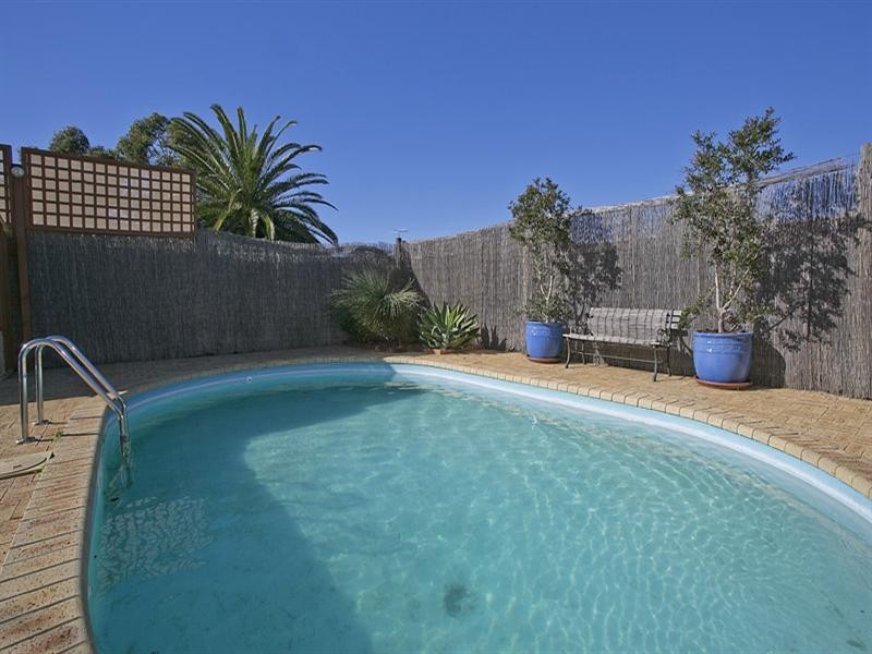 8 Gumnut Close, Swan View WA 6056