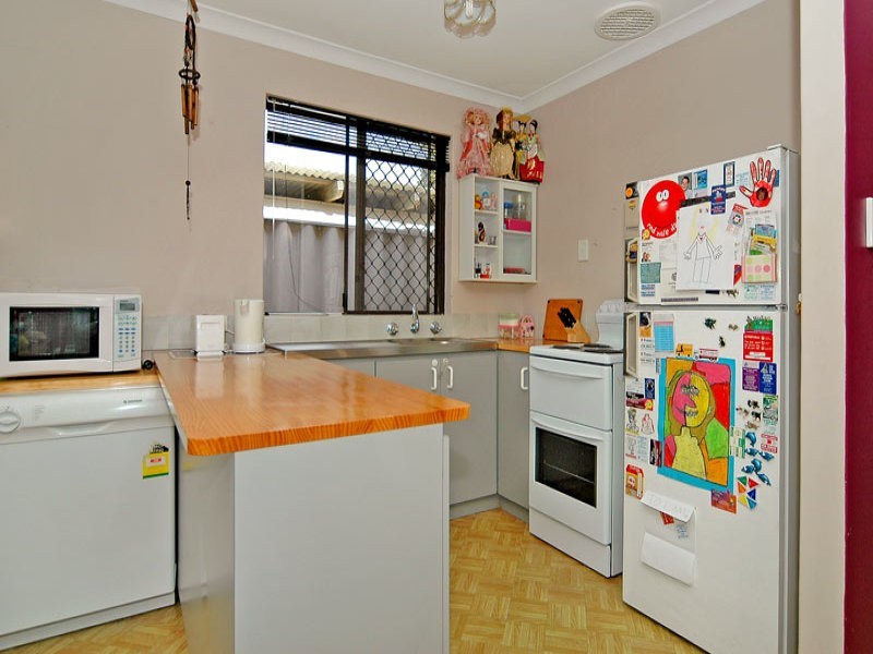 4 Hindoo Elbow, Stratton WA 6056