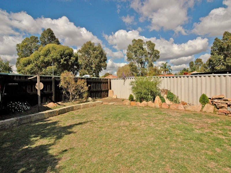 4 Hindoo Elbow, Stratton WA 6056
