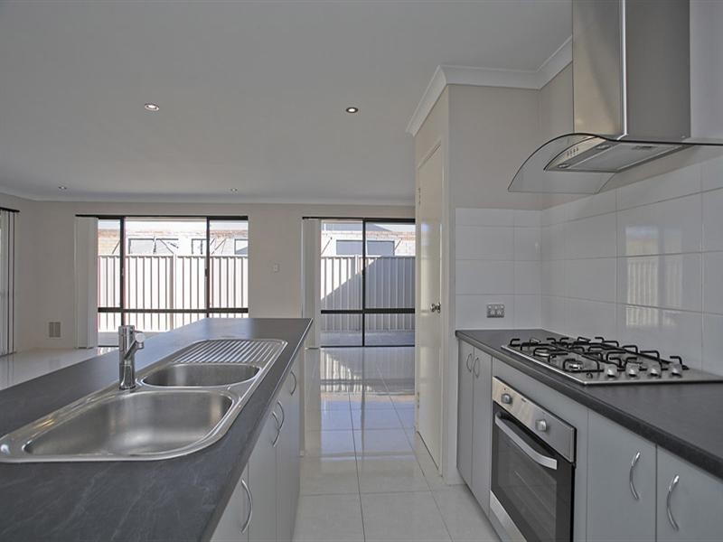 98 Barbarossa Drive, Caversham WA 6055