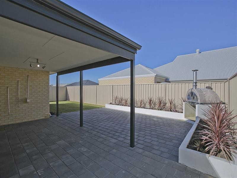 98 Barbarossa Drive, Caversham WA 6055
