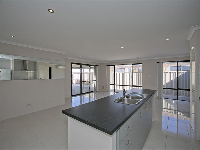 98 Barbarossa Drive, Caversham WA 6055