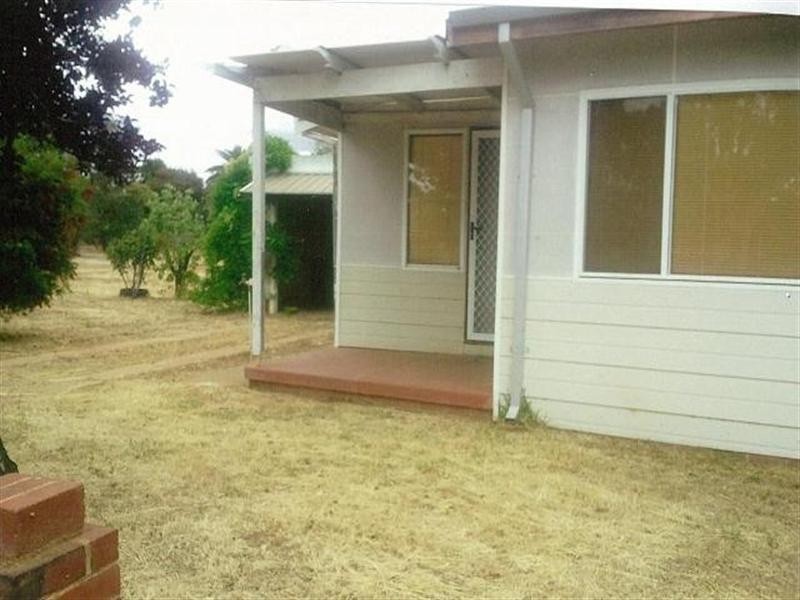 80 Brookton Highway, Brookton WA 6306