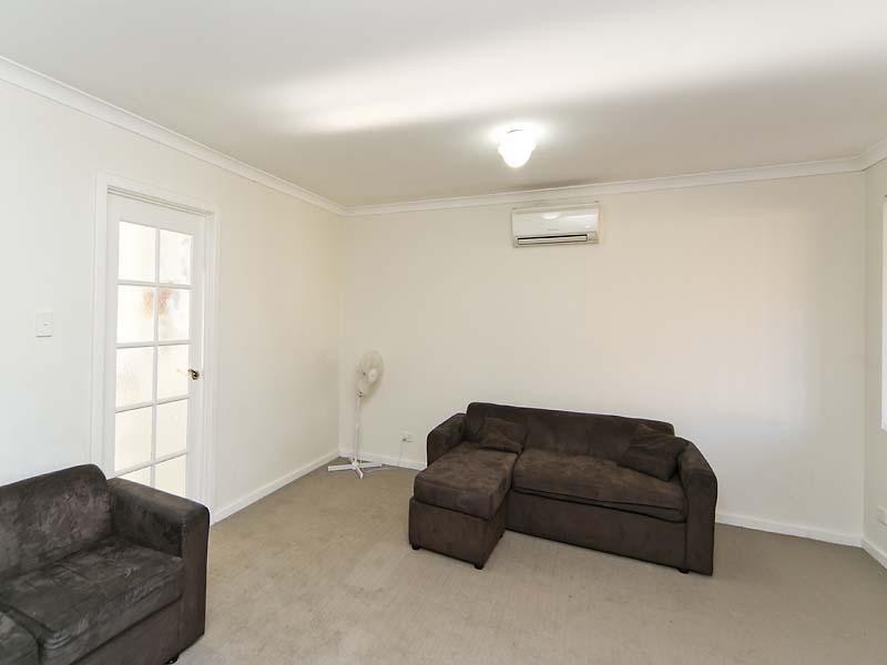 2/4 Norn Close, South Guildford WA 6055