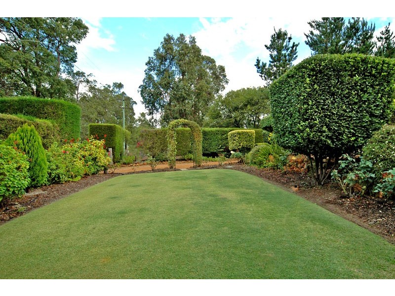 4 Darkan Street, Mundaring WA 6073