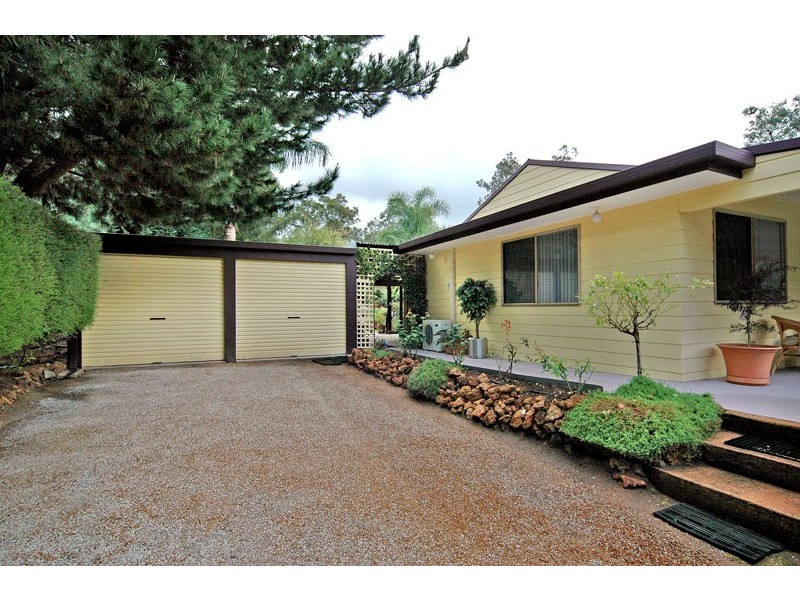 4 Darkan Street, Mundaring WA 6073