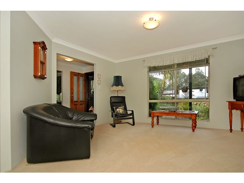 4 Darkan Street, Mundaring WA 6073